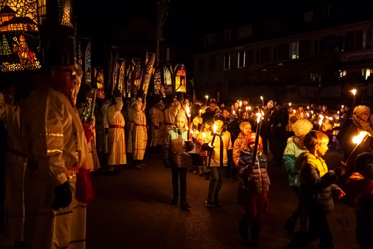 Auch dieses Jahr wird der beliebte Iffelen- und Fackelumzug am Samstagabend Gross und Klein begeistern.